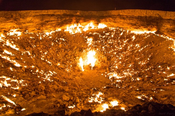 Darvaza Gas Crater Tamar scale